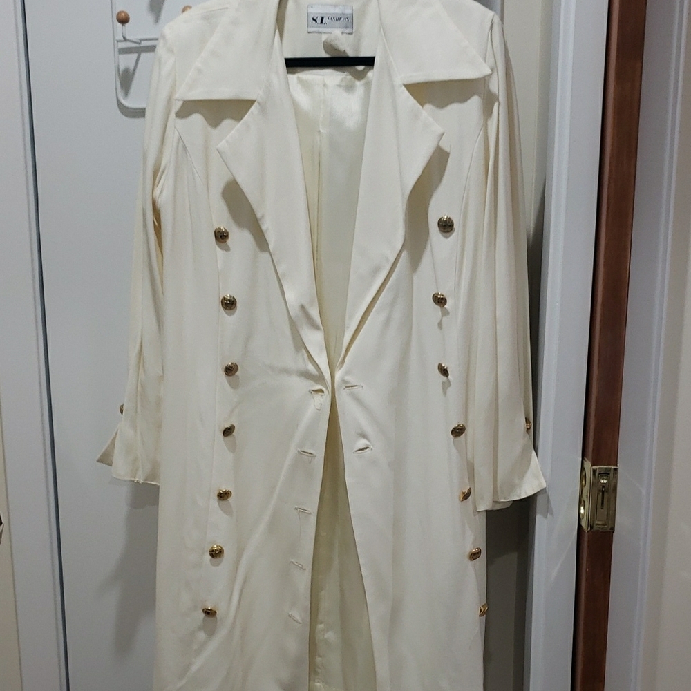 Elegant Cream Double-Breasted Coat